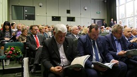 Wiceprezydenci miasta przeglądają 