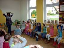 Zabawa w ZAMYKANĄ i OTWIERANĄ KSIĘGĘ