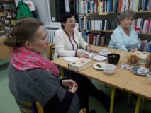 Kilka pań z dyskusyjnej grupy