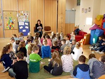 Pani Ewa za chwilę będzie czytać fragmenty książki 