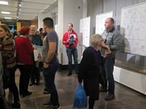 Publiczność po spotkaniu z Arkadym Pawłem Fiedlerem