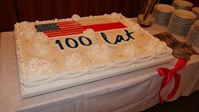 Tort na uroczystość 100-letniej współpracy USA-PL
