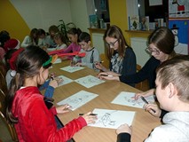 PRZEJŚCIOWY PORTRET MIKOŁAJA - wspólna wesoła zabawa plastyczna