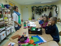 Krótka instrukcja pani bibliotekarki jak zabrać się do zrobienia pacynek