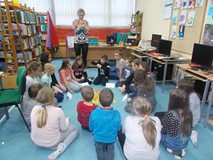 Bibliotekarka prowadzi quiz mitologiczny