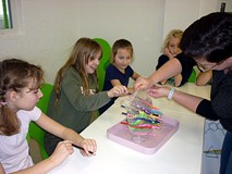 Feriowicze na warsztatach w Yellow Park