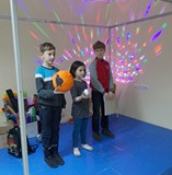 Trójka dzieci i Mars