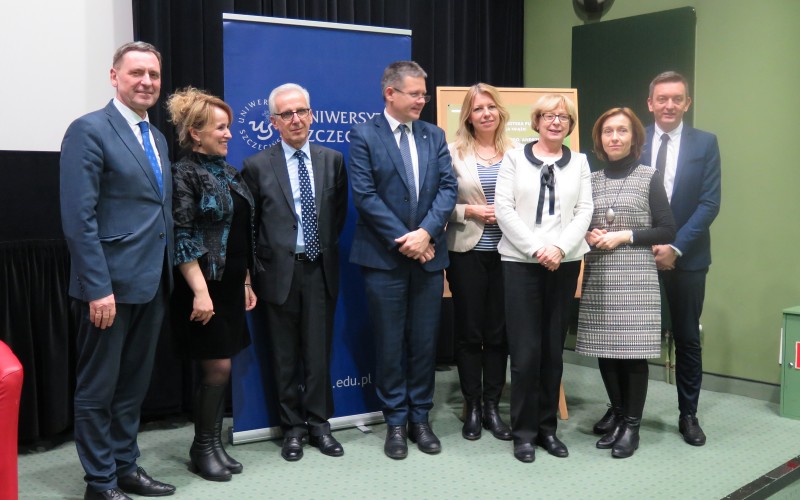 Na zdjęciu od lewej: Andrzej Jakubowski, Joanna Chojecka, Edward Włodarczyk, Andrzej K....