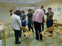 Grupa pokazuje jak się zasypia