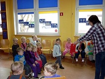 Książka z dziurą może być świetną zabawą