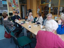 Członkinie Dyskusyjnego Klubu Książki podczas rozmowy