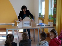 Za chwilę w teatrzyku Kamishibai zostanie przedstawione ABECADŁO według Juliana Tuwima