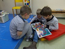 Chłopcy chętnie sięgają do sportowej prasy o piłce nożnej