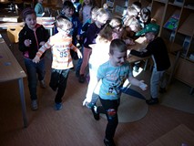 Bieg do stolików zarządzanych przez SMOKA, LEŚNĄ WRÓŻKĘ i CZAROWNICĘ