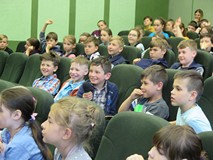 Publiczność zgromadzona na spotkaniu z Grzegorzem Kasdepke