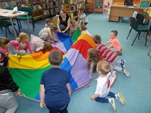 Zabawa z chustą animacyjną