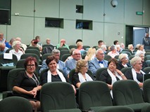 Publiczność zebrana na spotkaniu z Januszem Piotrem Kowalkowskim.