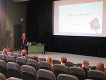 referatCecylii Judek pt. ”Zbigniew Herbert – życie i twórczość”.