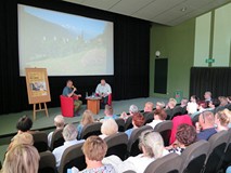 Marcin Meller na spotkaniu autorskim w Koszalińskiej Bibliotece Publicznej