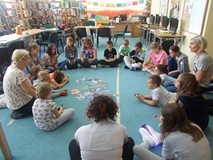 Wspólna dyskusja o przyjaźni