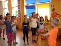 Zabawa na refleks DELFIN SKACZE