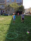 Zabawy z wykorzystaniem hula-hoop