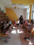 Wesołe zabawy w bibliotece przed wyjściem do Obserwatorium Astronomicznego