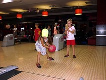 W kręgielni w Galerii KOSMOS