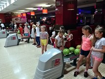 W kręgielni w Galerii KOSMOS