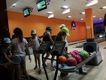 W kręgielni w Galerii KOSMOS