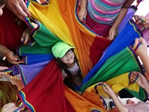 Zabawy z wykorzystaniem chusty animacyjnej