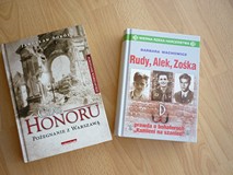 na zdjęciu książki