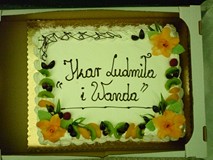 na zdjęciu tort