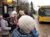 Powrót spacerkiem i autobusem do biblioteki