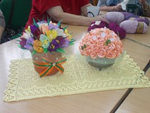 Własnoręcznie wykonana ozdoba kwiatowa