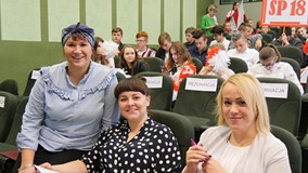 Od lewej: Barbara Wysmyk, Natalia Sulima, Aleksandra Barcikowska - komisja na Turnieju Wiedzy o życi