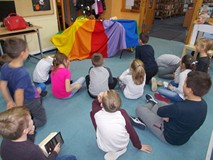 Dzieci podczas inscenizacji