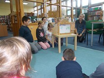 Dzieci podczas inscenizacji