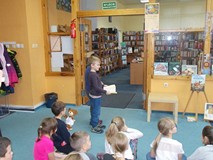 Dzieci podczas inscenizacji