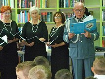Gość czyta fragment książki o Józefie Piłsudskim