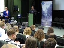 Zachodniopomorski Wicekurator Oświaty pan Robert Stępień wita uczestników akcji „Młodzieży Czytanie”