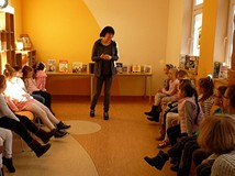 W części drugiej spotkania Pani Wiola zaprasza dzieci do zabawy