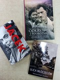 na zdjęciu książki
