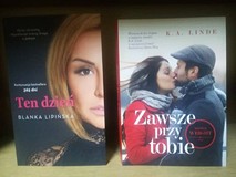 na zdjęciu książki