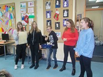 Grupa prezentuje swoją pracę