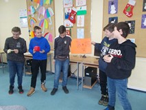 Dzieci podczas prezentacji rekam