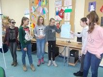 Dzieci podczas prezentacji rekam
