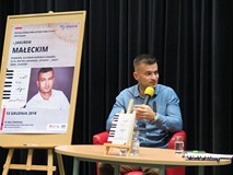 Jakub Małecki w Koszalińskiej Bibliotece Publicznej