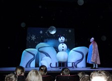 Scena ze spektaklu w Bałtyckim Teatrze Dramatycznym