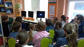 Prezentacja naukowa o układzie słonecznym